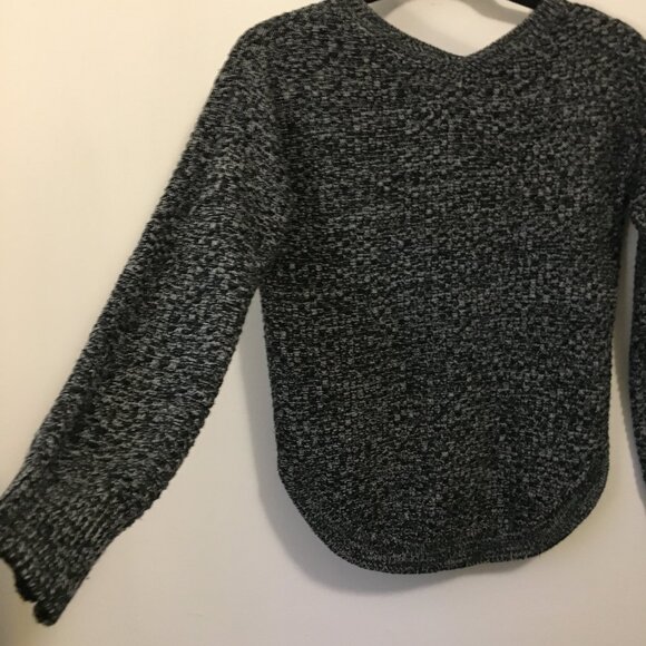 Dex Salt and Pepper Cozy Fringed Sweater - Picture 6 of 15